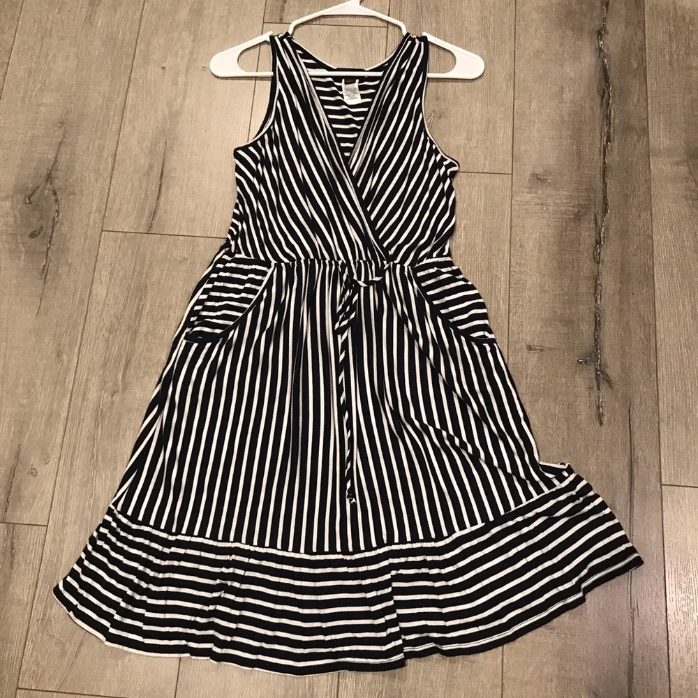 EXPRESSO STRIPPED DRESS SIZE LARGE